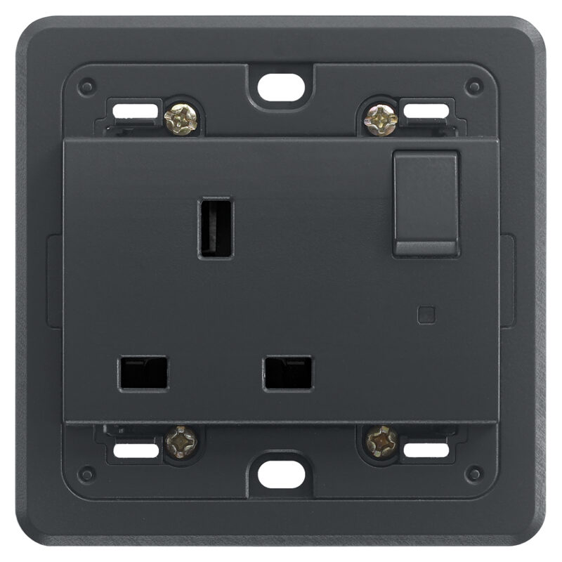 Switched 2P+E 13A English outlet grey